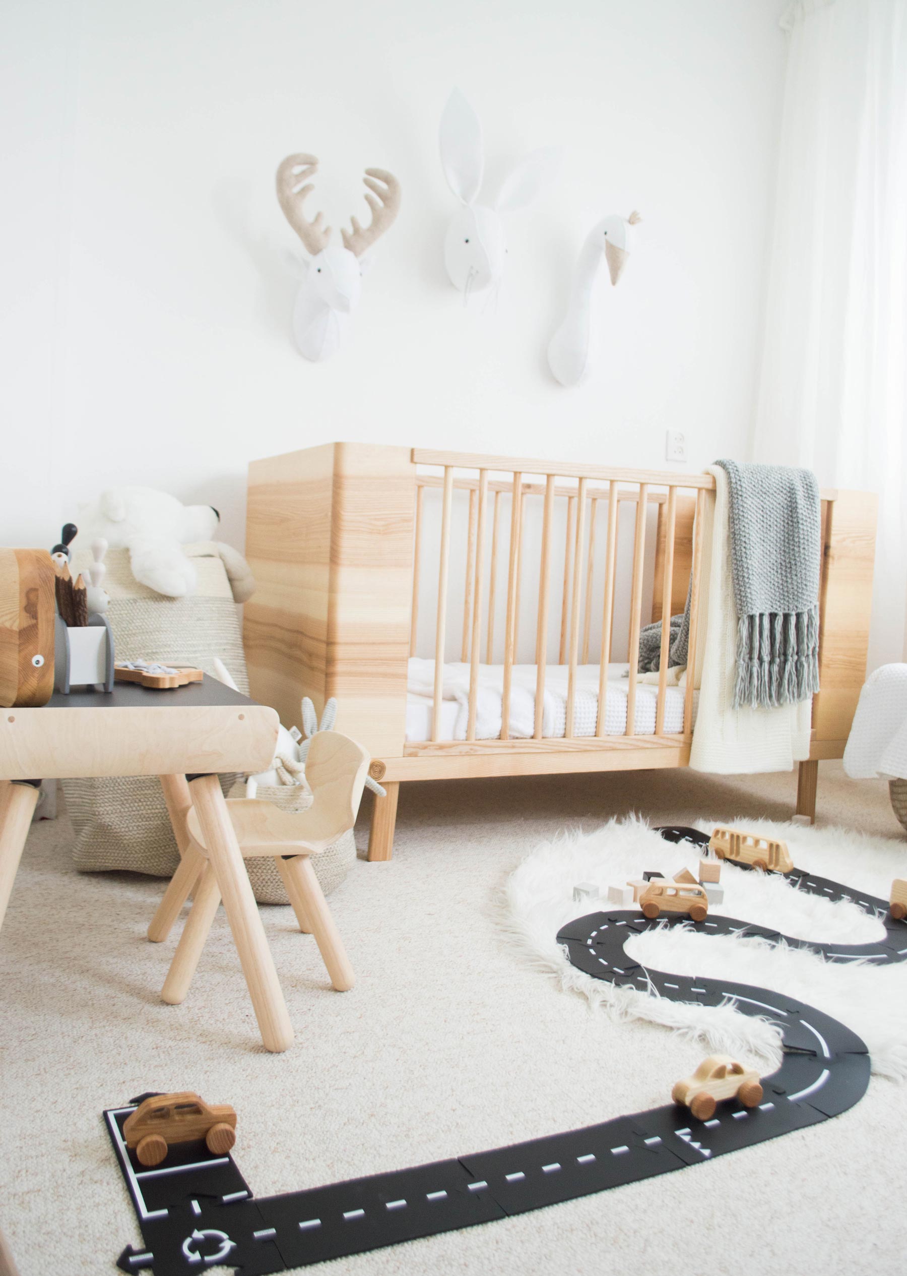 Toddler Desk & Chair - Black Furniture PlanToys   