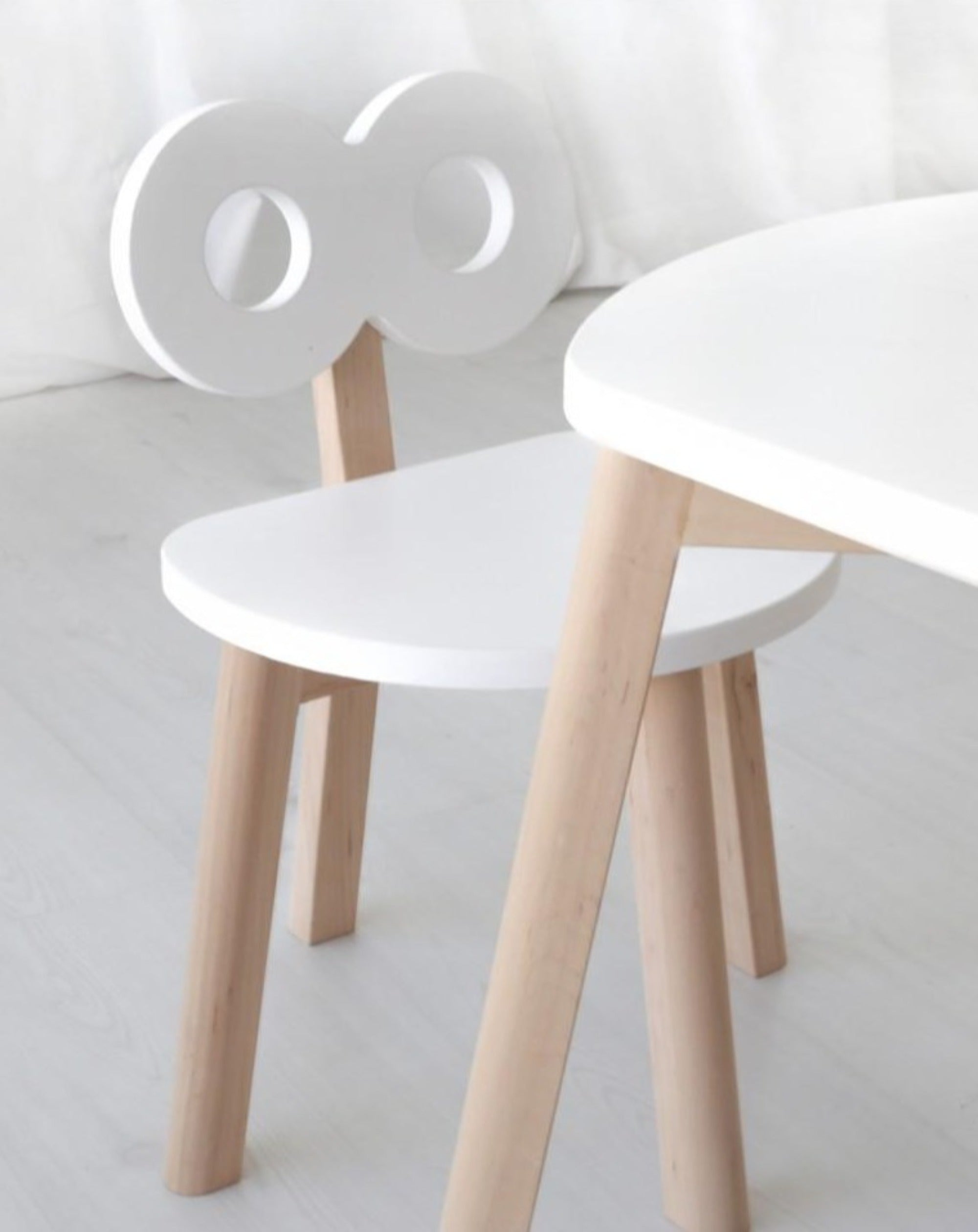 Double-O Children's Chair White Children's Furniture Ooh Noo   