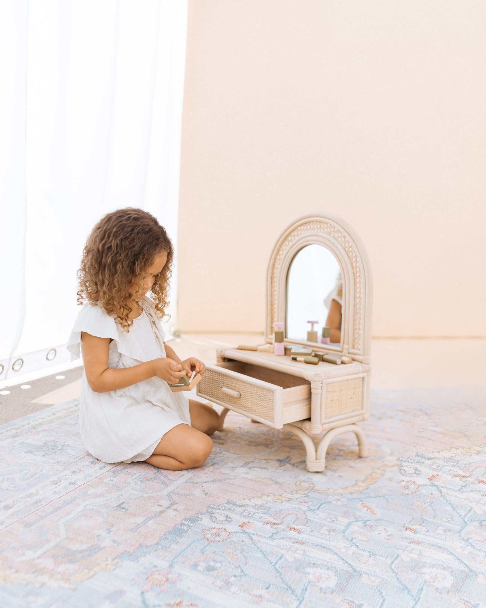 Arch Kids Floor Vanity Furniture Ellie & Becks Co.   