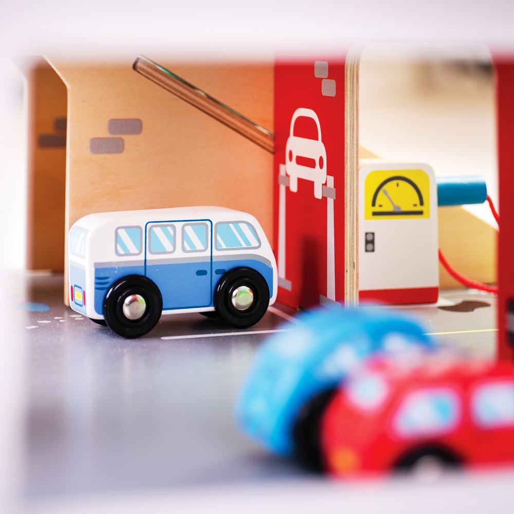 Park & Play Garage by Bigjigs Toys US  Bigjigs Toys US   