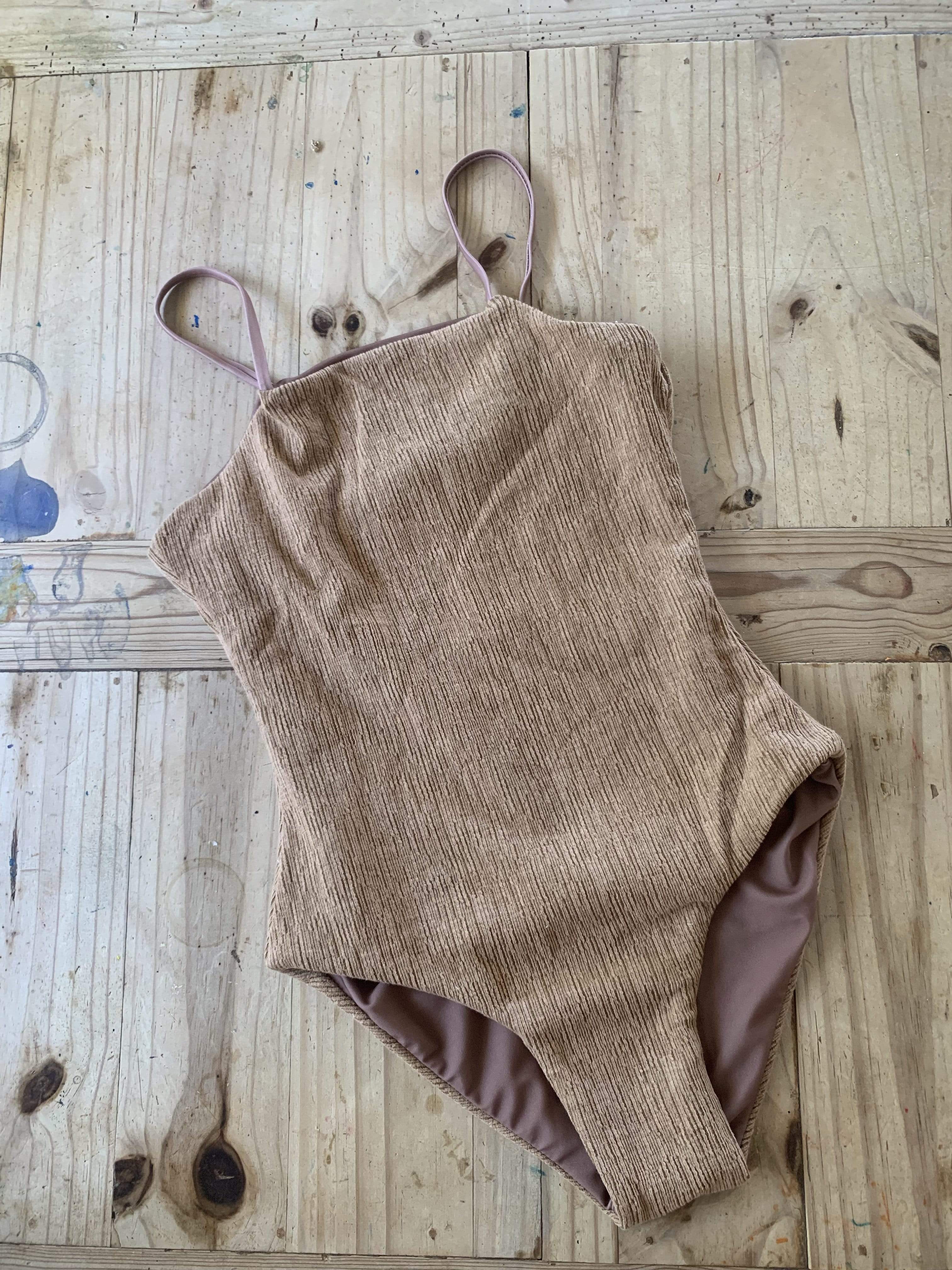 Girl's Strappy One Piece in Camel Texture Kids OF ONE SEA 0/1  