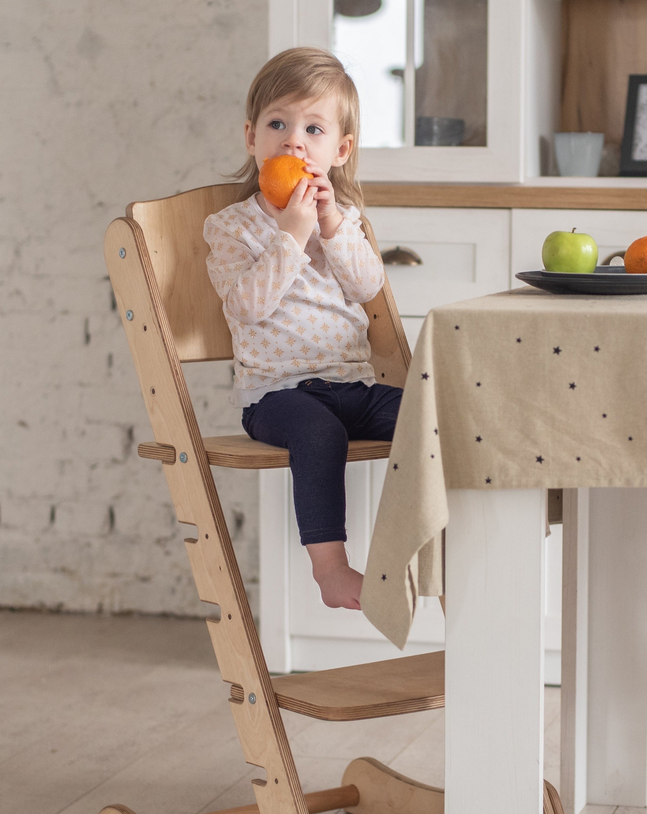 Growing Chair for Kids - Kitchen Helper with Tabletop – Beige Growing chairs Goodevas   