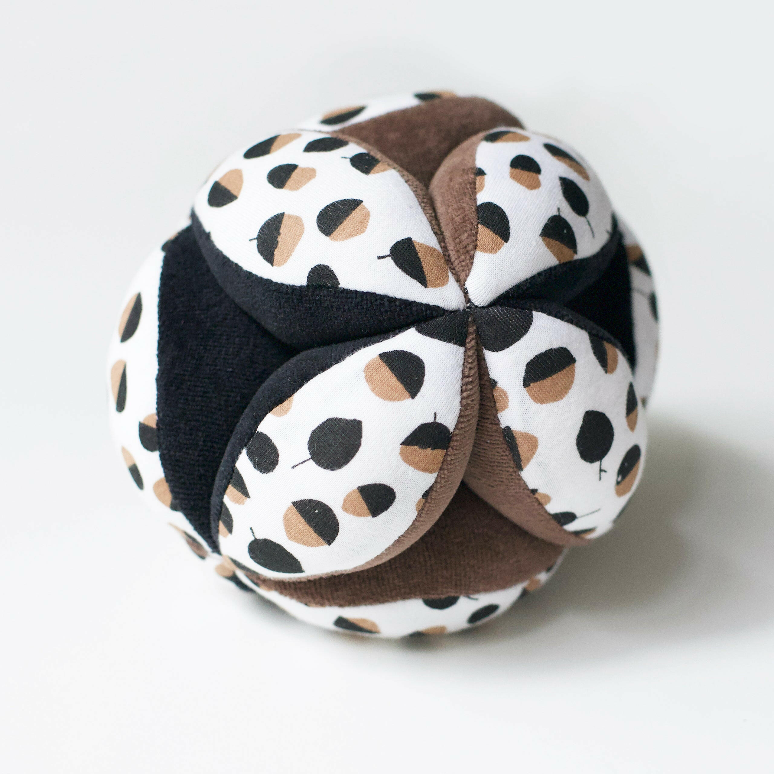 Clutch Ball - Acorn  Wee Gallery   